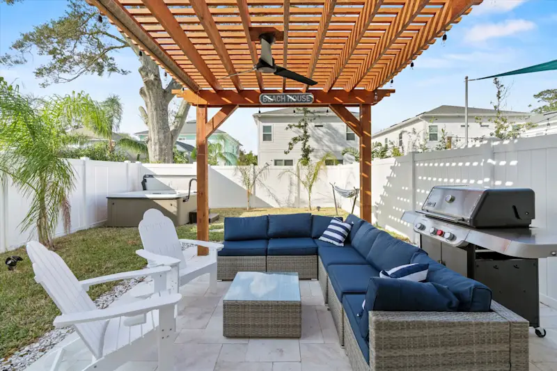 The Salty Seahorse| Hot Tub & Backyard Oasis — photo 6
