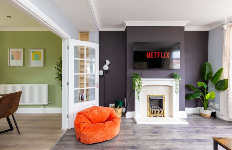 House in Bristol: 3 Bed Home with Free Parking