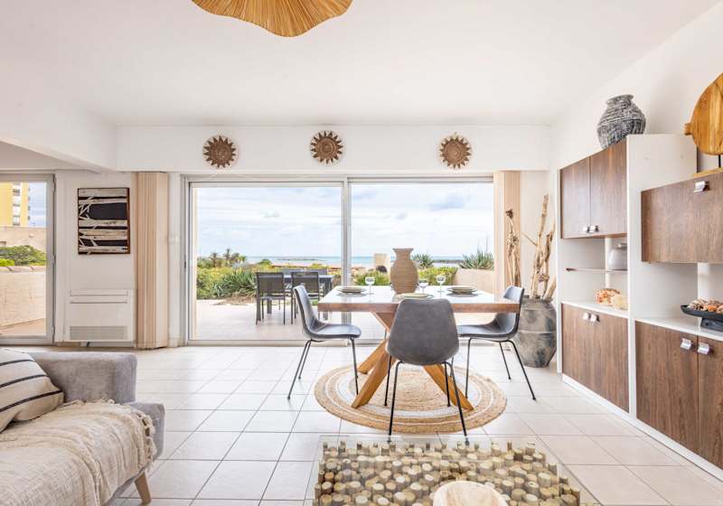 La Plage Villa Pieds dans l’eau, vue mer et jardin privé – Valras-Plage