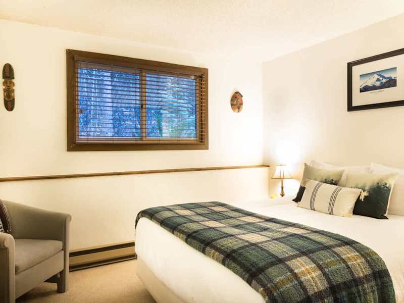 Queen Bedroom