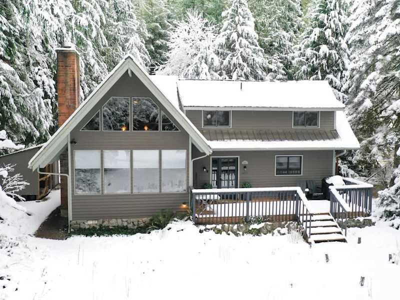 Exterior in the Snow!