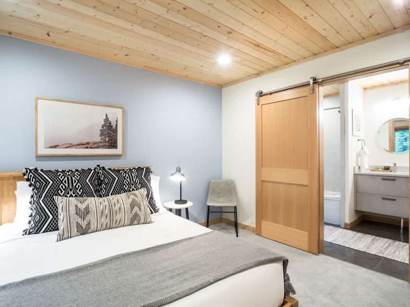 Downstairs Master Bedroom & Bath 