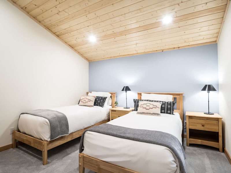 Bedroom 3 - 2 Twin Beds