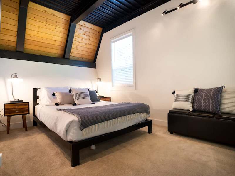 Lower Queen Bedroom