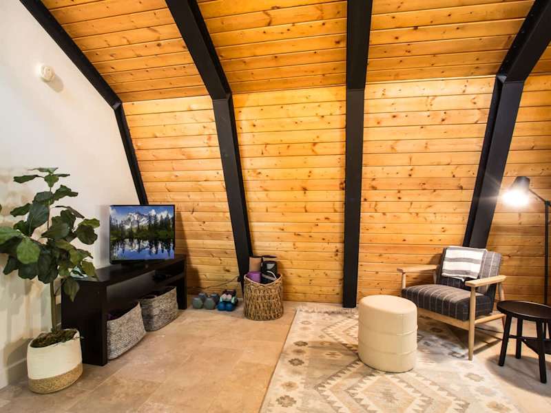 Multipurpose Loft room w/TV, Reading Chair & Yoga Mats