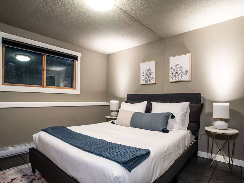Queen Bedroom