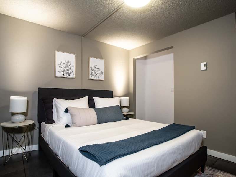 Queen Bedroom