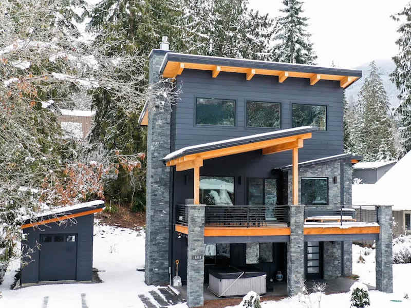 Exterior in the Snow!