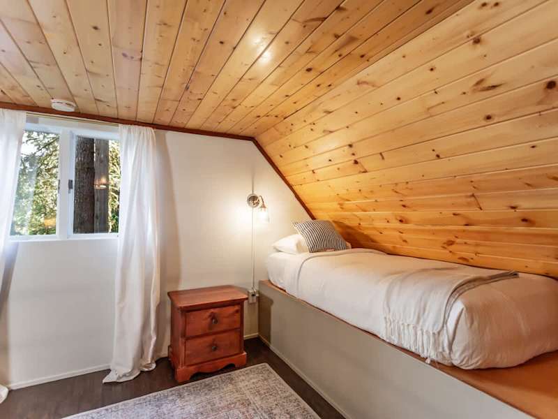 Twin Bed 1 Loft Area 