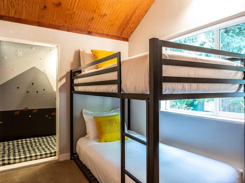 Bunk Room with kids play area