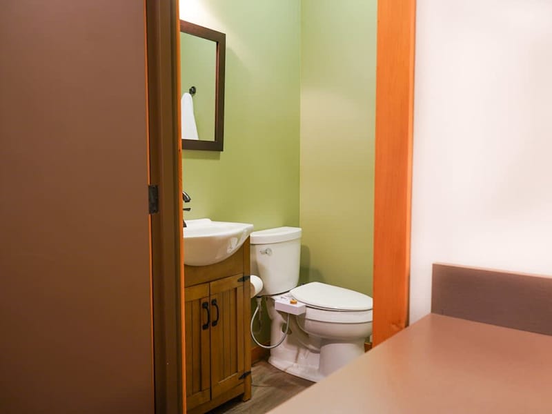 Studio 3/4 bath