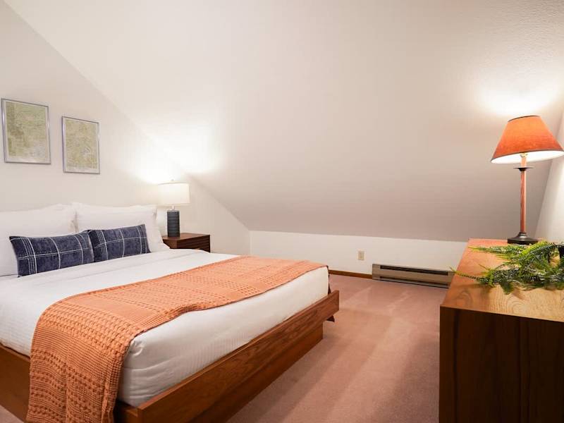 Queen bedroom