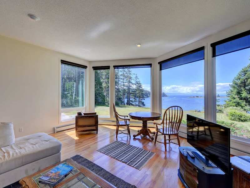 Dine with incredible ocean views.