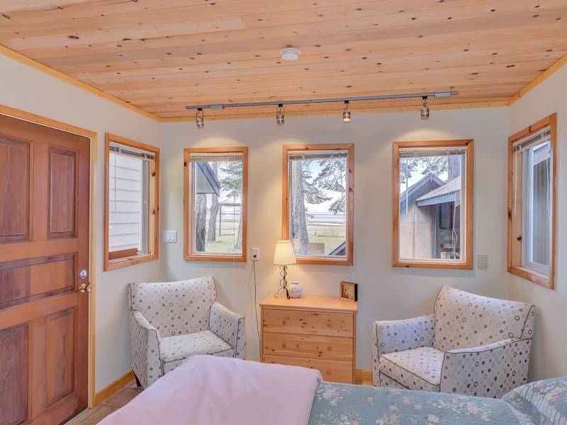 Cabin acts as fourth bedroom and third bathroom. 