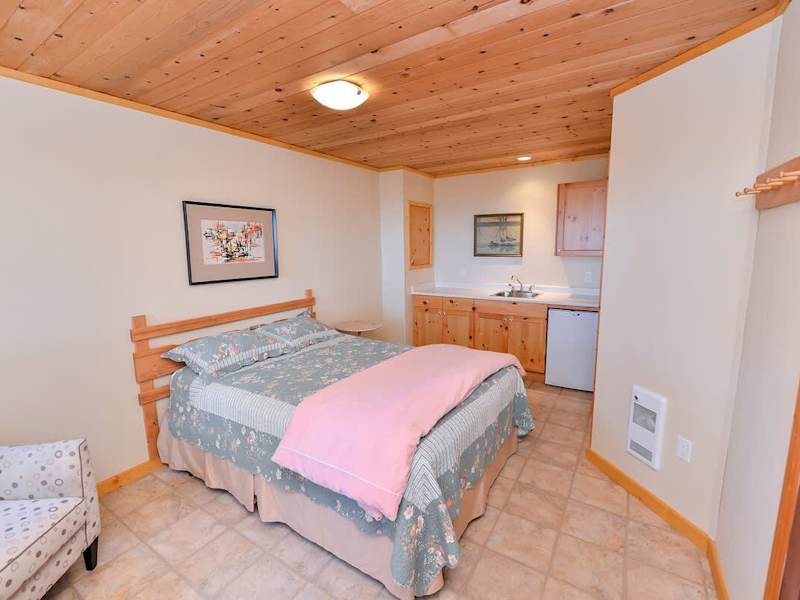 Cabin acts as fourth bedroom and third bathroom. 