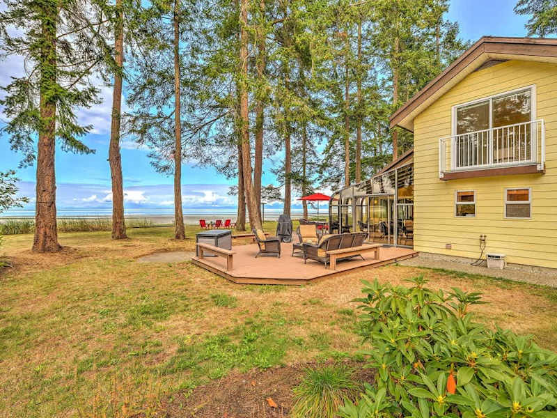 Wonderful outdoor living spaces with beach views.
