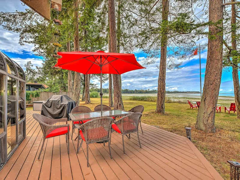 Wonderful outdoor living spaces with beach views.
