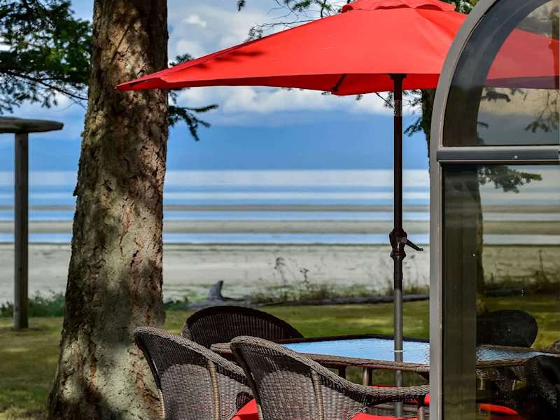 Enjoy the outdoor living with beach front access. Note that outdoor patio furniture has been winterized from November 1 - March 31.