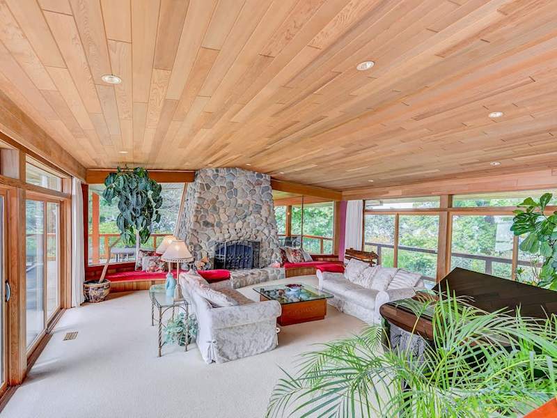 Large living room space on the main floor. 