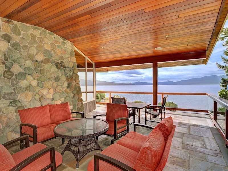 Expansive outside deck space. 