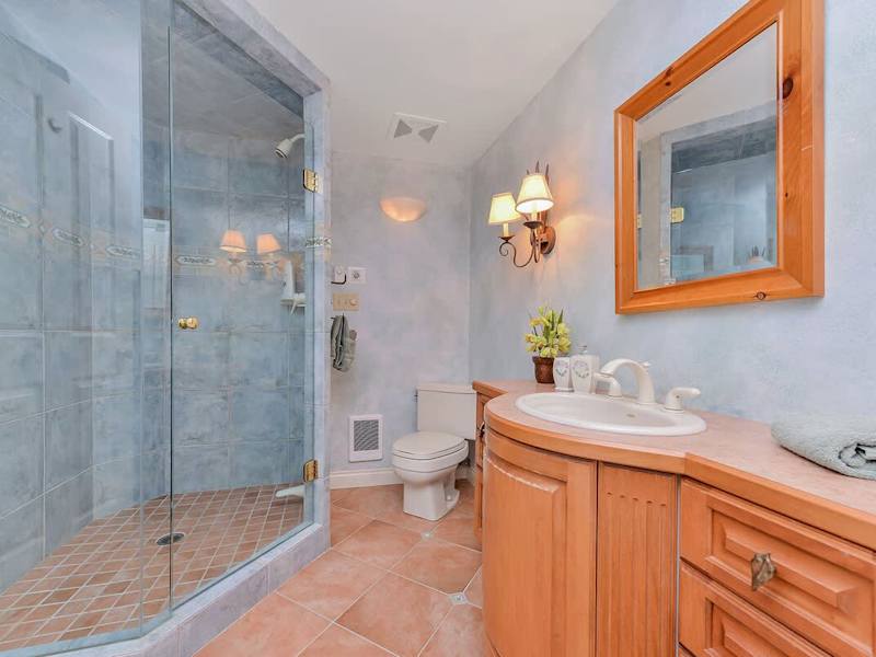 3rd bedroom ensuite. 