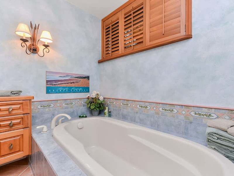 3rd bedroom ensuite. 