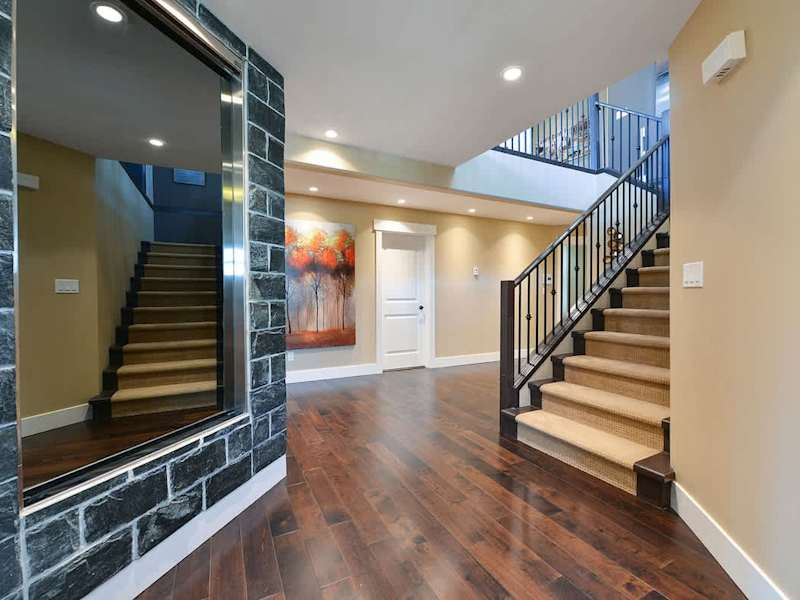 Main level foyer. 