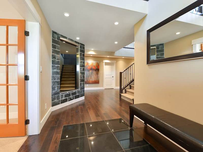 Main level foyer. 