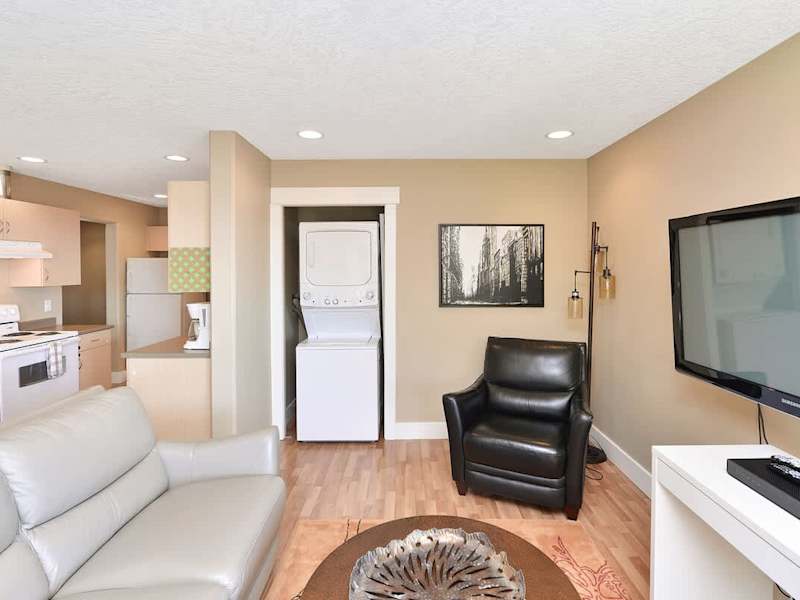 Main level 3rd living room in suite. 