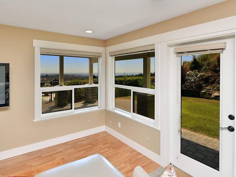 Main level 3rd living room in suite. 