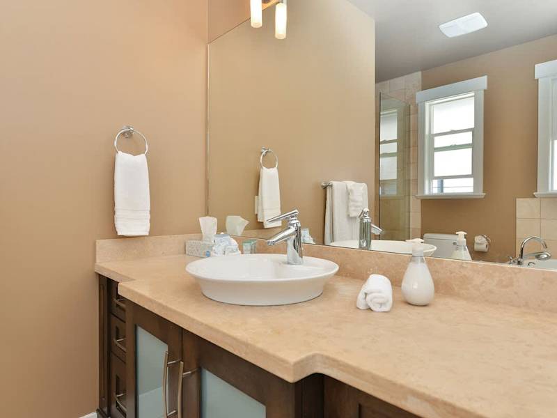 Upper main level Master bedroom ensuite. 