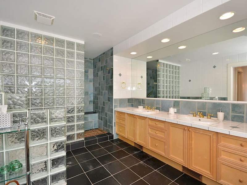 Ensuite bathroom of the master bedroom