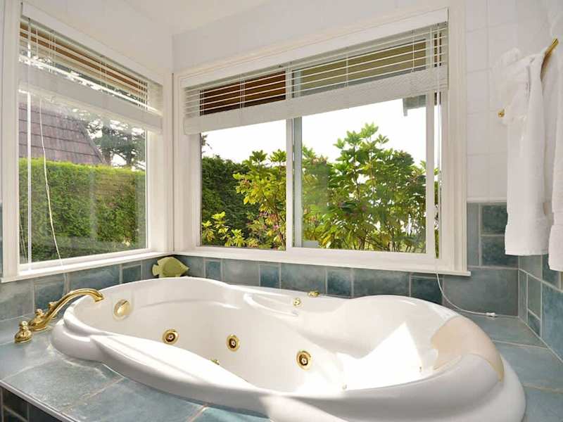 Jetted tub in the ensuite bathroom of the master bedroom. 