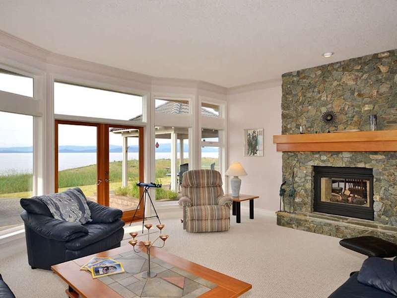 Huge living/entertainment room in the center of the house.