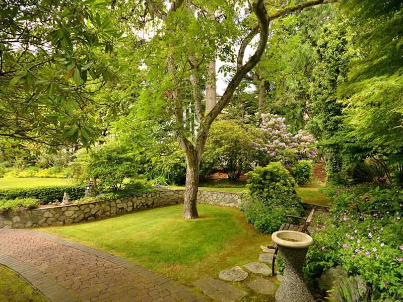 Miraloma gardens