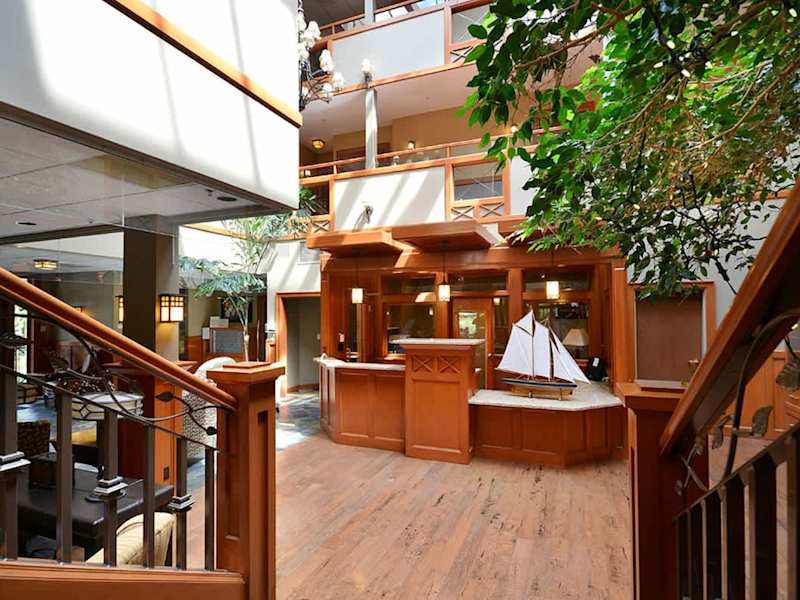 Spacious main floor foyer
