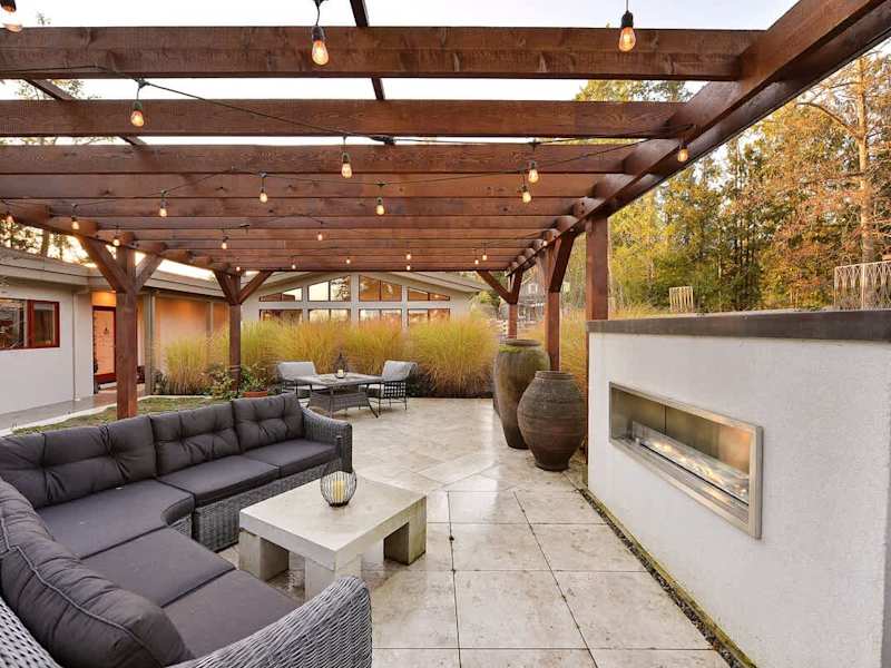 Lots of outdoor living spaces to enjoy.