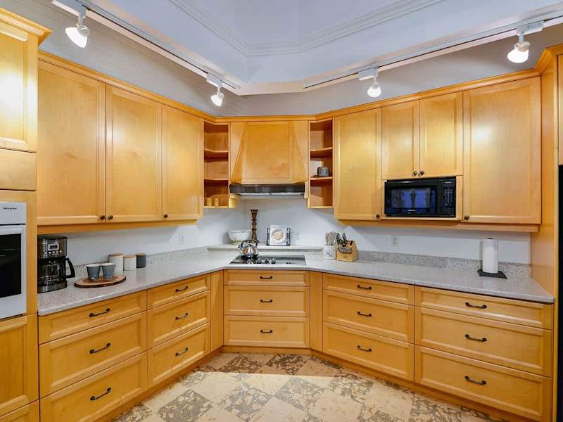 Fully equipped modern kitchen for the chef in your group.