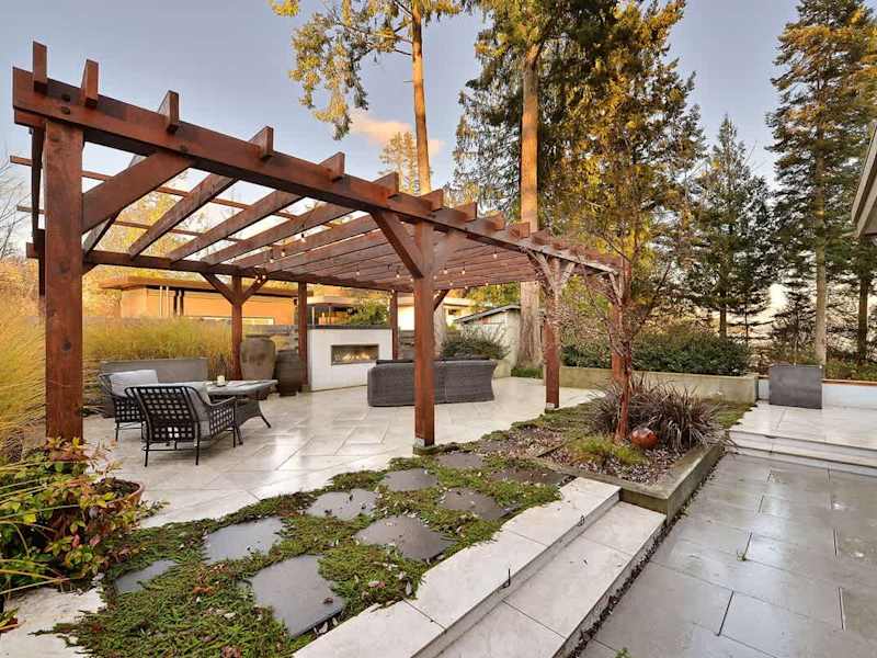 Lots of outdoor living spaces to enjoy.