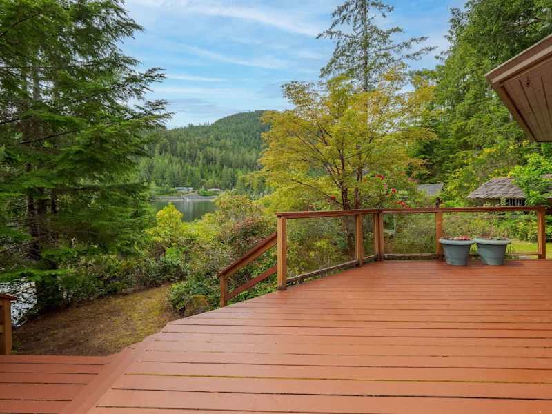 Lakeside Patio living spaces. 