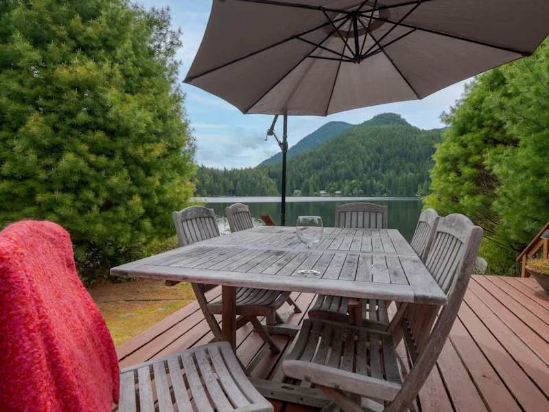 Lakeside living spaces are amazing. 