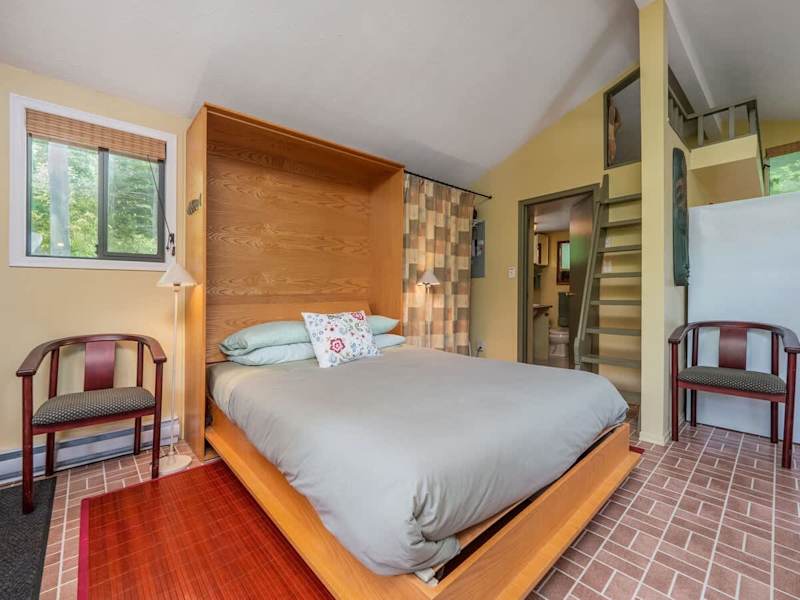 Murphy bed that allows you more space if you wish to close it up.