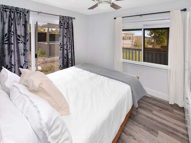 Primary bedroom with queen bed.