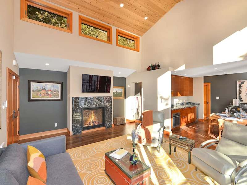 Open plan living with lots of natural light.