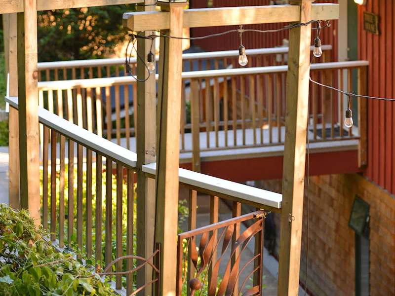 Walkway to the main entrance to the 2 Bedroom Suite.