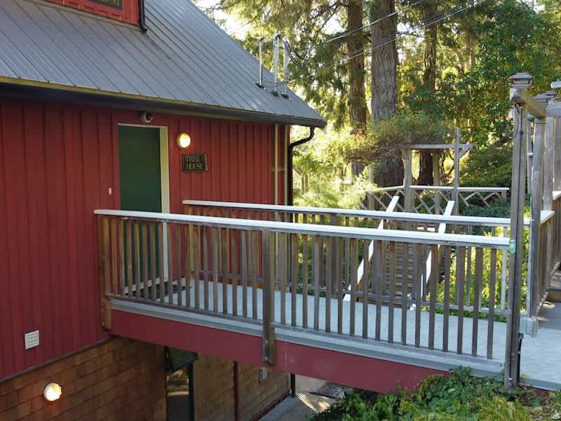 Upper walkway to the Tree House Suite.