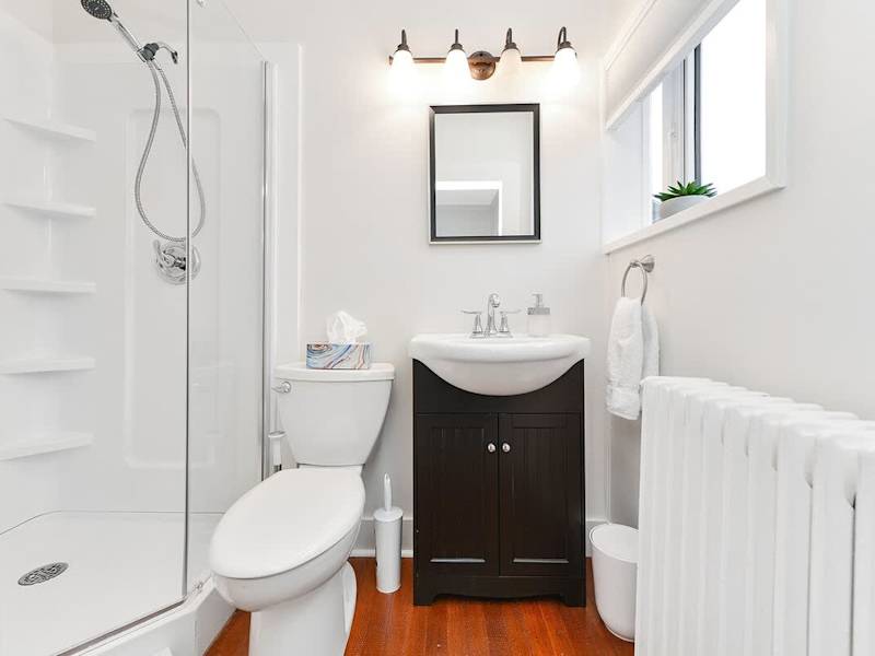 Primary bedroom ensuite.