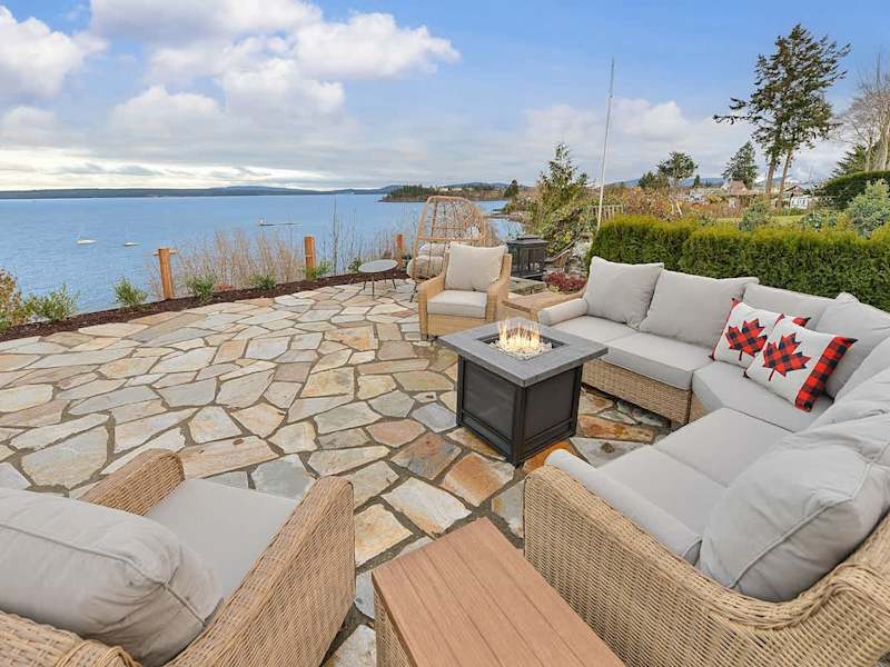 Beach House Suite Outdoor Living.