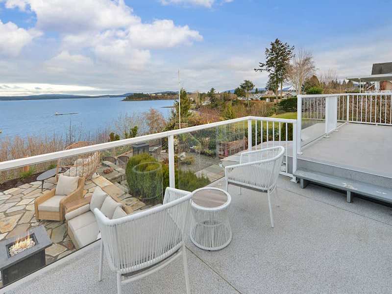 Outdoor deck space.