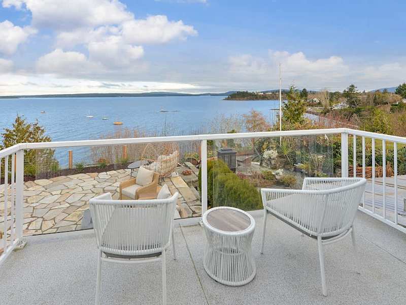 Outdoor deck space.